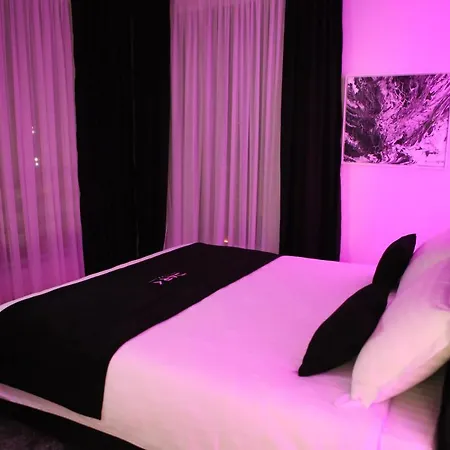 Dark Boutique Hotel