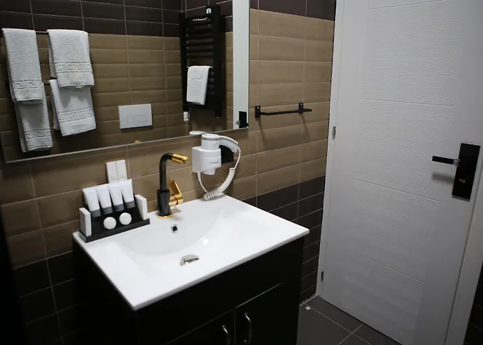 Dark Boutique Otel Shkoze (Tirana)