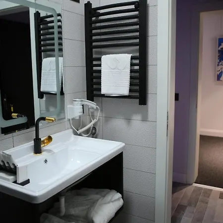 Dark Boutique Hotel 4*