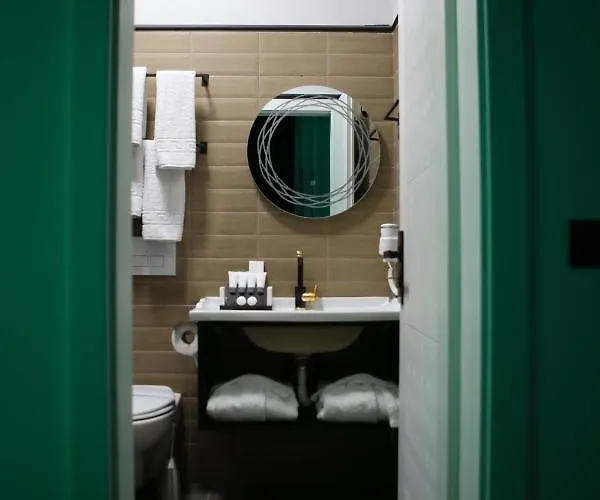 Dark Boutique Hotell Shkoze (Tirana)