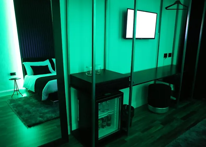 酒店 Dark Boutique Shkoze (Tirana)