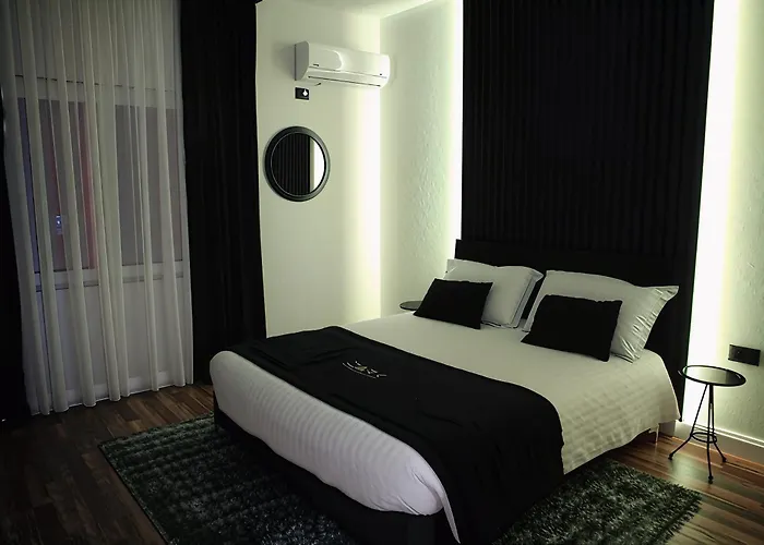 酒店 Dark Boutique Shkoze (Tirana)