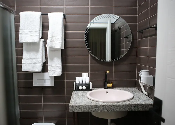 酒店 Dark Boutique Shkoze (Tirana)